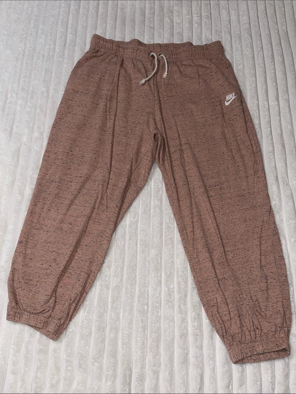 Nike Gym Vintage Cropped Joggers in Dusty Rose | Size XL